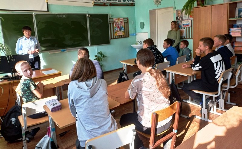 В Суксуне полицейские посетили школу-интернат для обучающихся с ограниченными возможностями здоровья